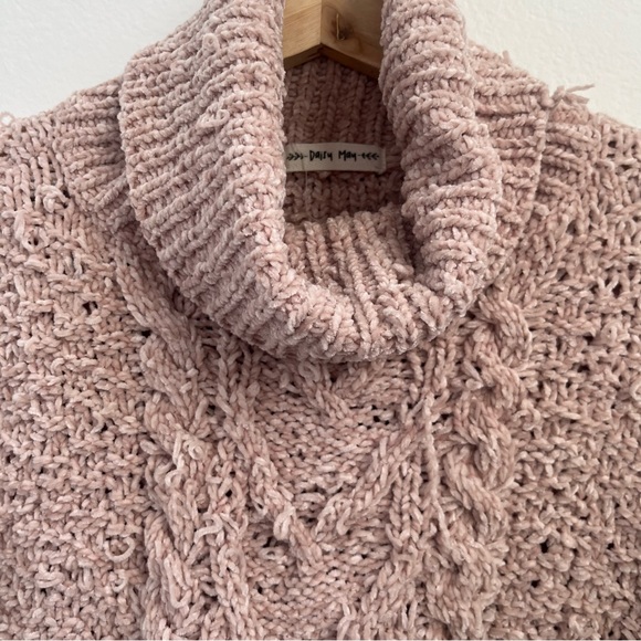 Pink sweater - Picture 2 of 3